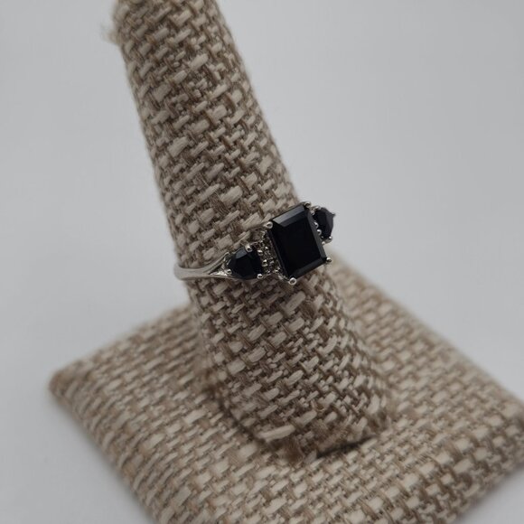 Size 8.25 Sterling Silver Beautiful Blue Sapphires Ring A2875 - Picture 3 of 9